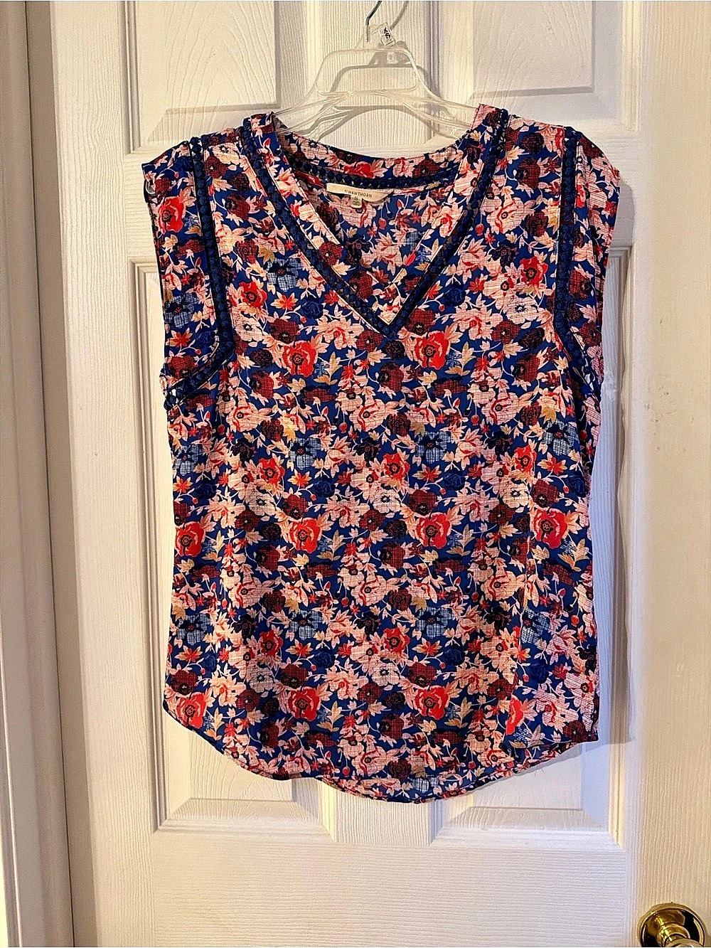 Hawthorn Floral Blouse in Blue & Red Size Small Like New